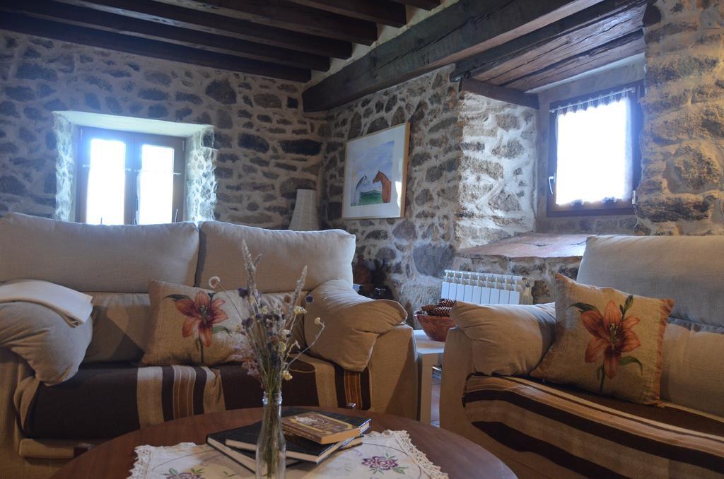 Casa Rural La Casa De Piedra Navarredonda de Gredos